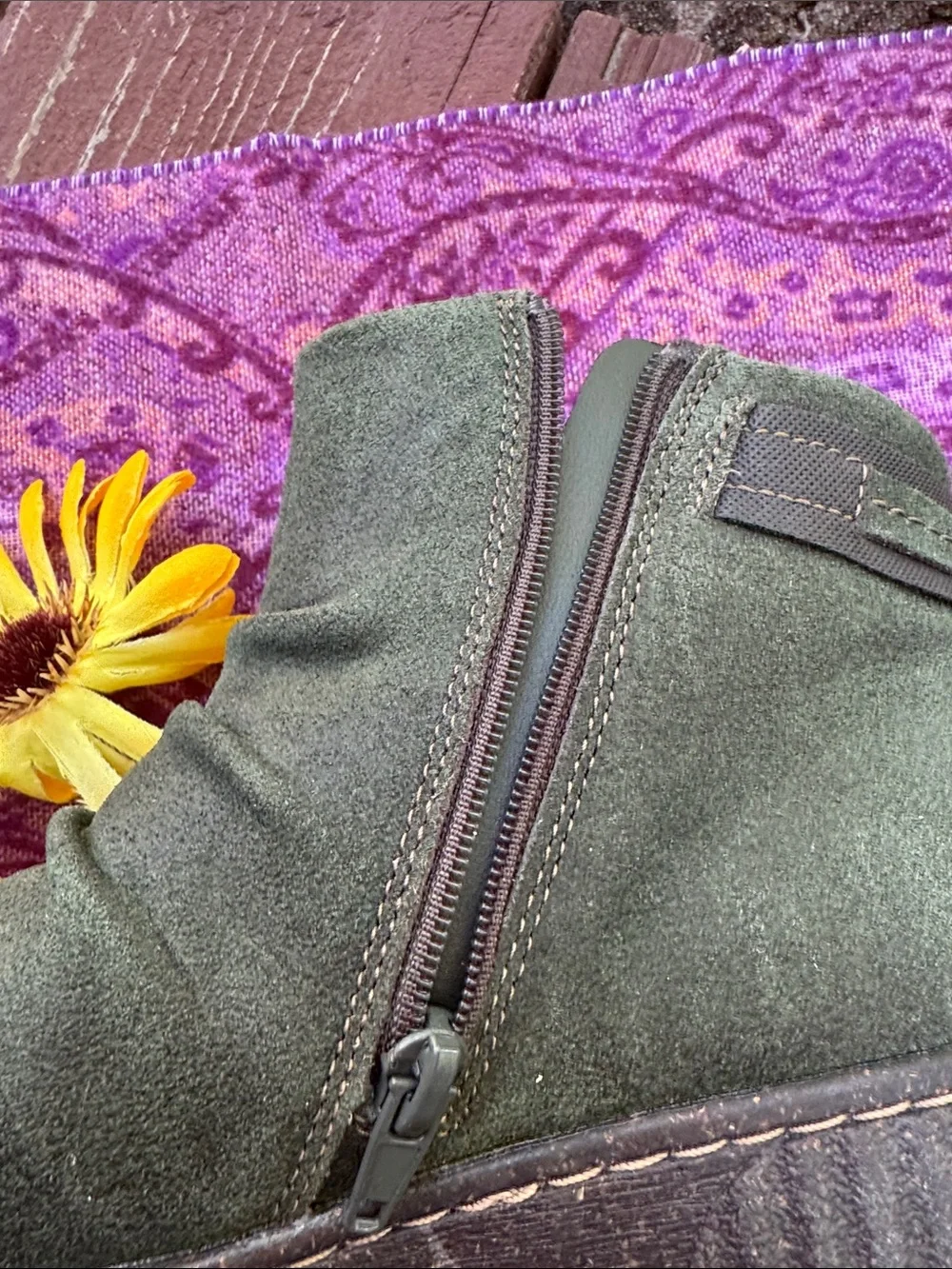 🩷 CLARKS; NICE Women’s Teal Suede-like 1-inch Wedge Booties w/Side Zipper; Sz. 9
